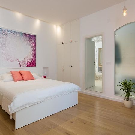 That Place Studio Apartment Trogir Bagian luar foto