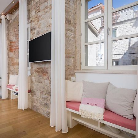 That Place Studio Apartment Trogir Bagian luar foto