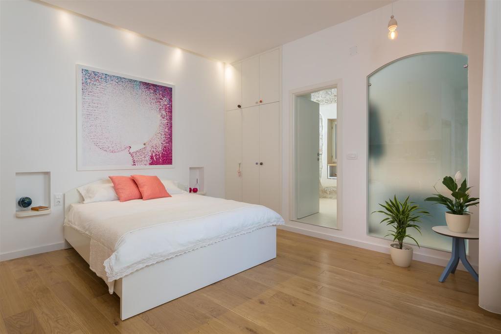 That Place Studio Apartment Trogir Bagian luar foto