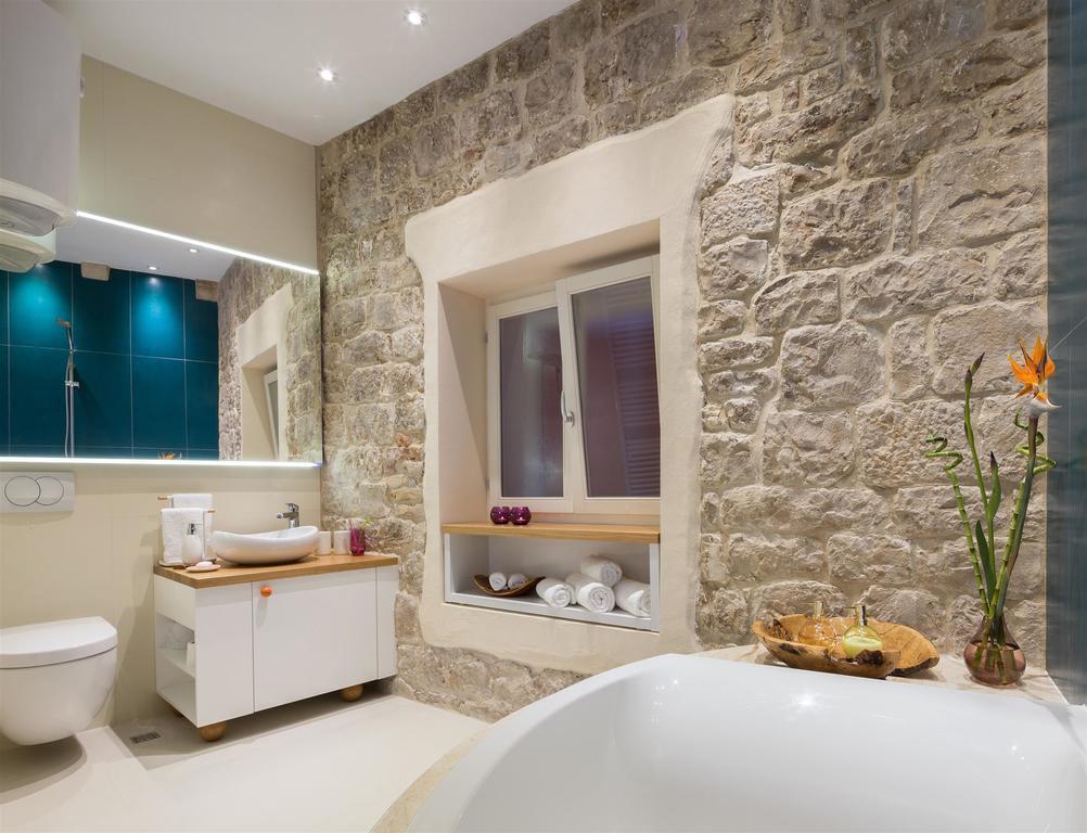 That Place Studio Apartment Trogir Bagian luar foto